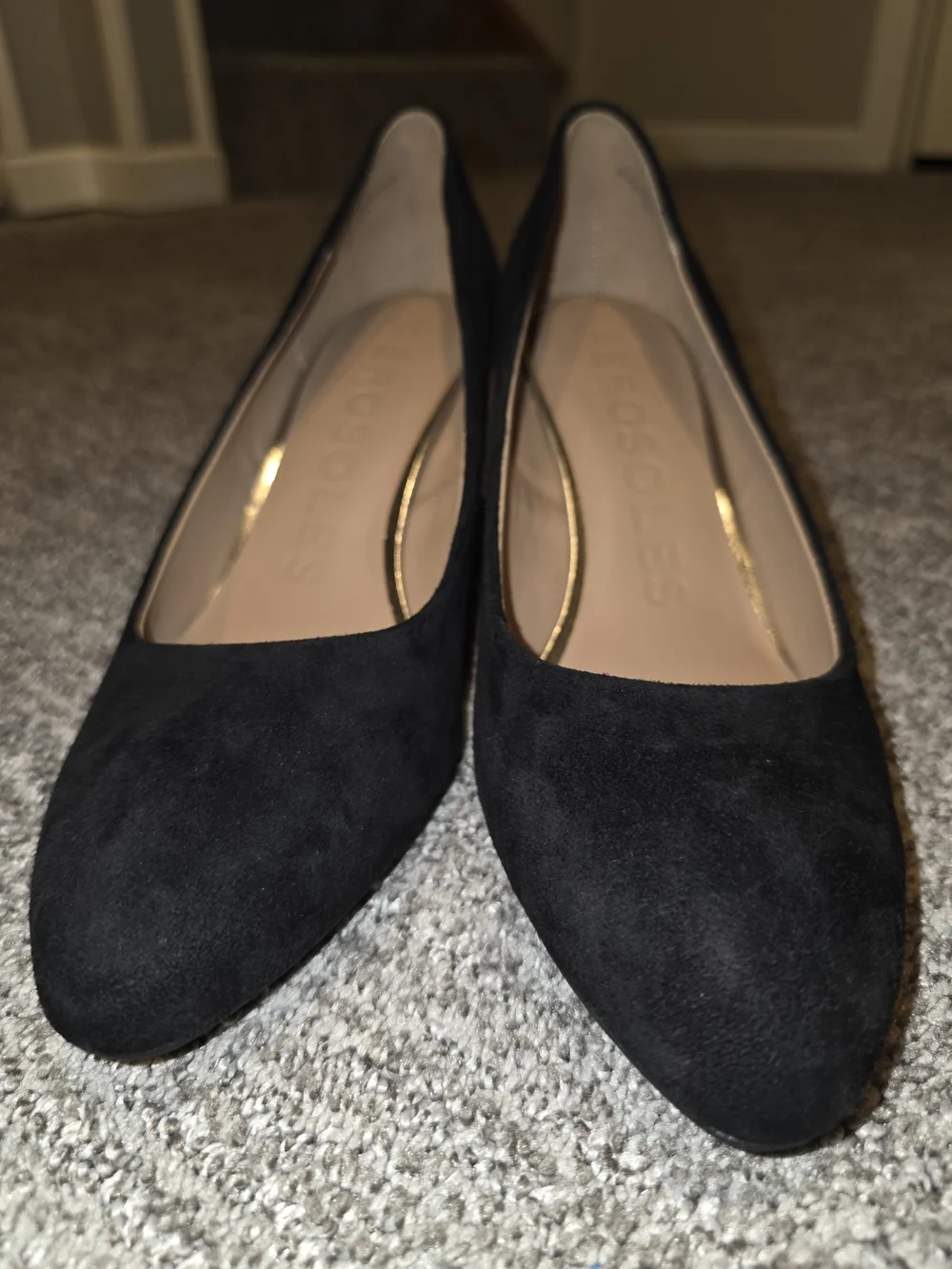Aerosoles Women’s Black Suede Classic Pumps Size 8 With 3 Inch Heel